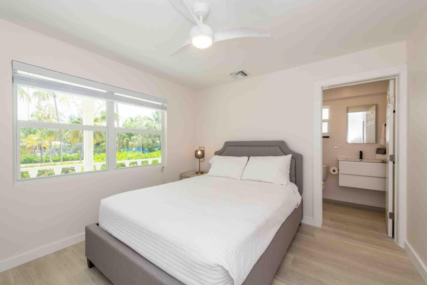 Thatch Hill - Renovated Beach House With Pool, Short Walk To The Rum Point Club Driftwood Village Exteriér fotografie