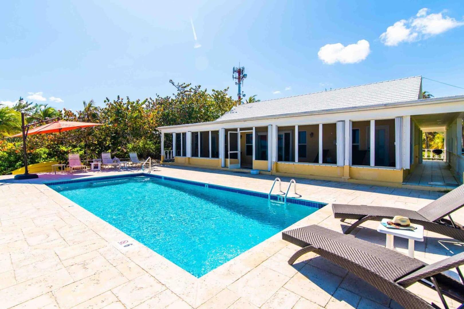Thatch Hill - Renovated Beach House With Pool, Short Walk To The Rum Point Club Driftwood Village Exteriér fotografie