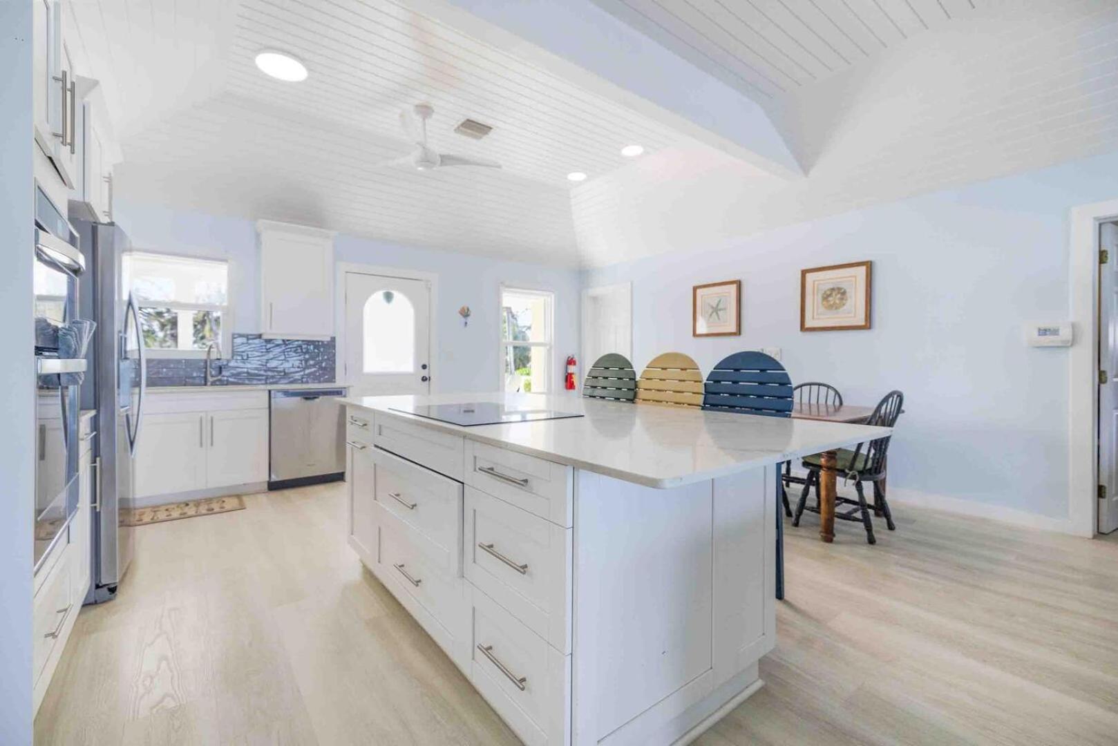 Thatch Hill - Renovated Beach House With Pool, Short Walk To The Rum Point Club Driftwood Village Exteriér fotografie