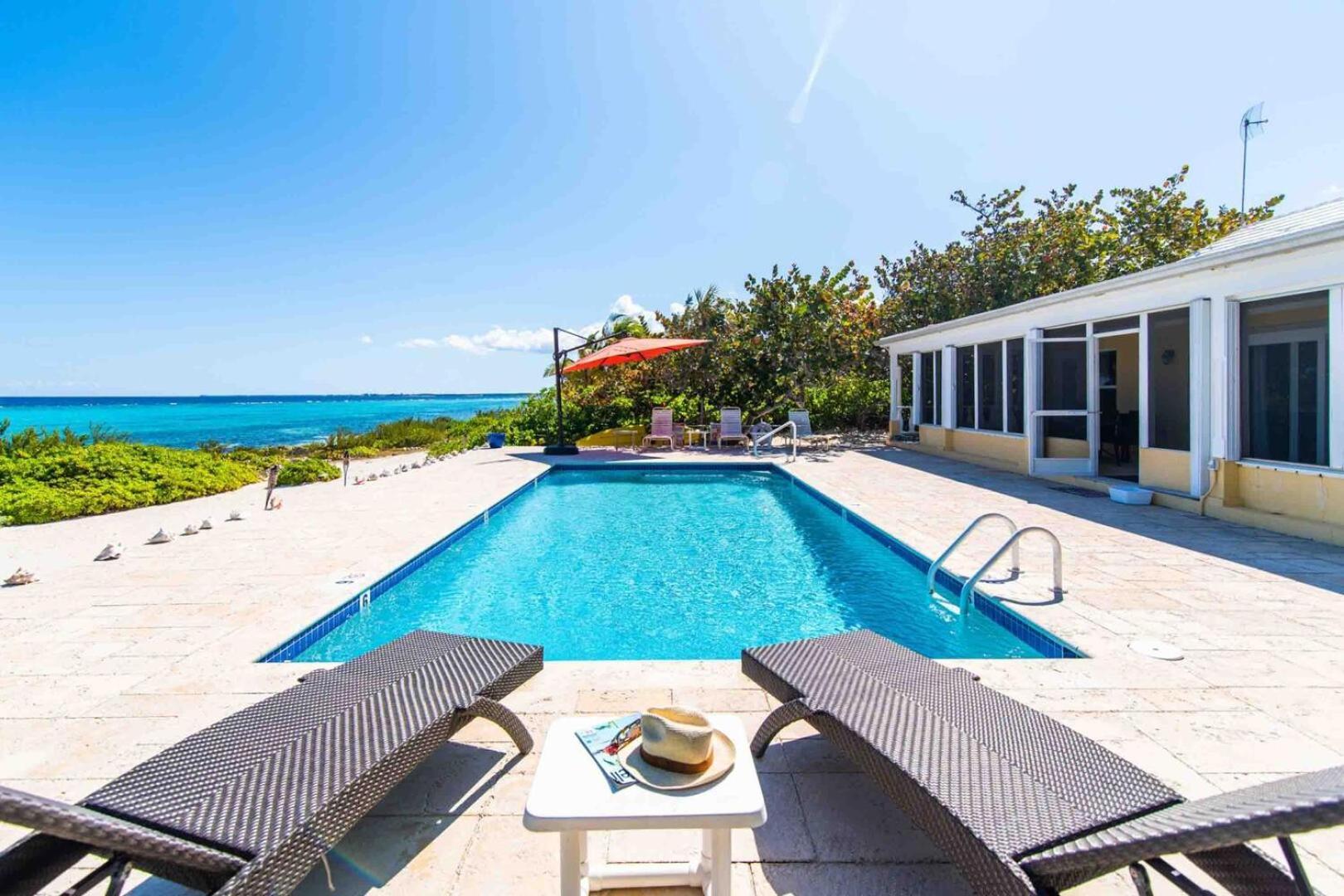Thatch Hill - Renovated Beach House With Pool, Short Walk To The Rum Point Club Driftwood Village Exteriér fotografie